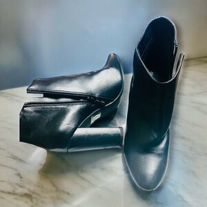 Elegant Black Ankle Boots